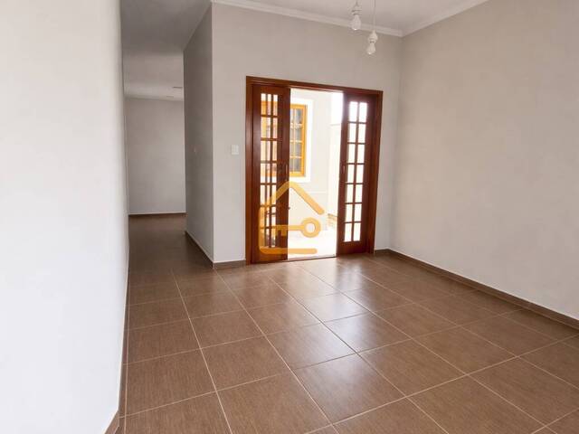 Venda em Loteamento Villa Branca - Jacareí