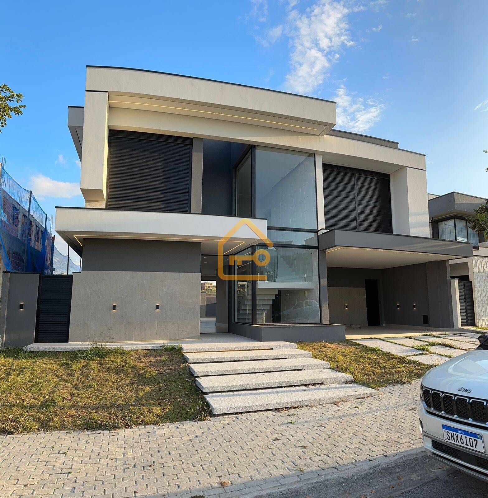 Sobrado, 5 dormitórios (5 suites), 4 vagas, Cond. Mônaco, Urbanova SJC